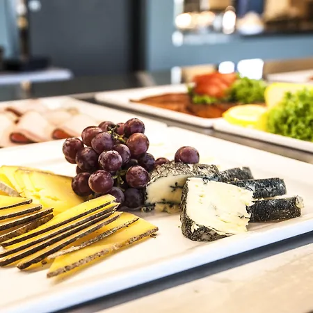 Hotell Hjorten Hitra 4*